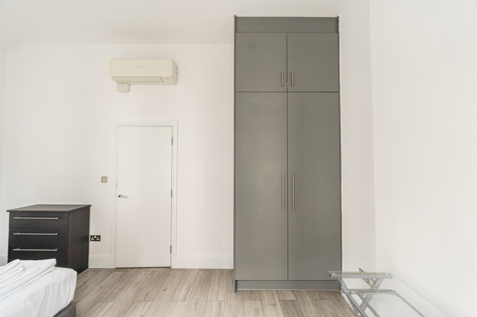 The Apartments Kensington High Street London Exterior photo