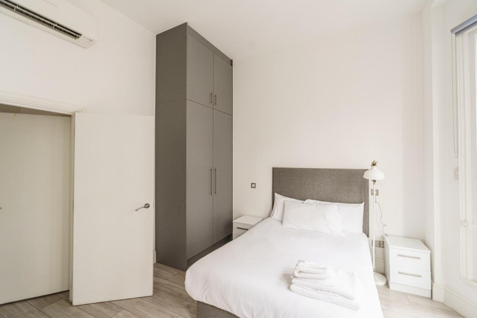 The Apartments Kensington High Street London Exterior photo