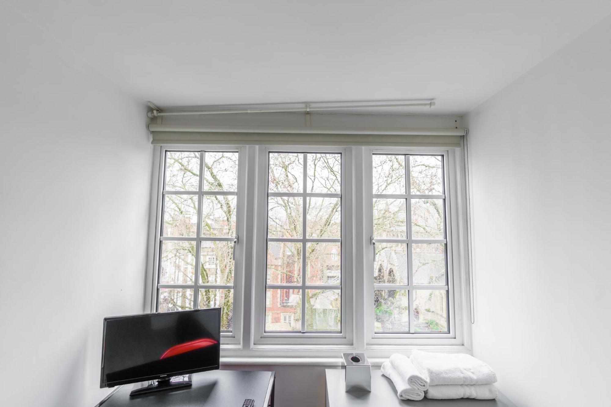 The Apartments Kensington High Street London Exterior photo