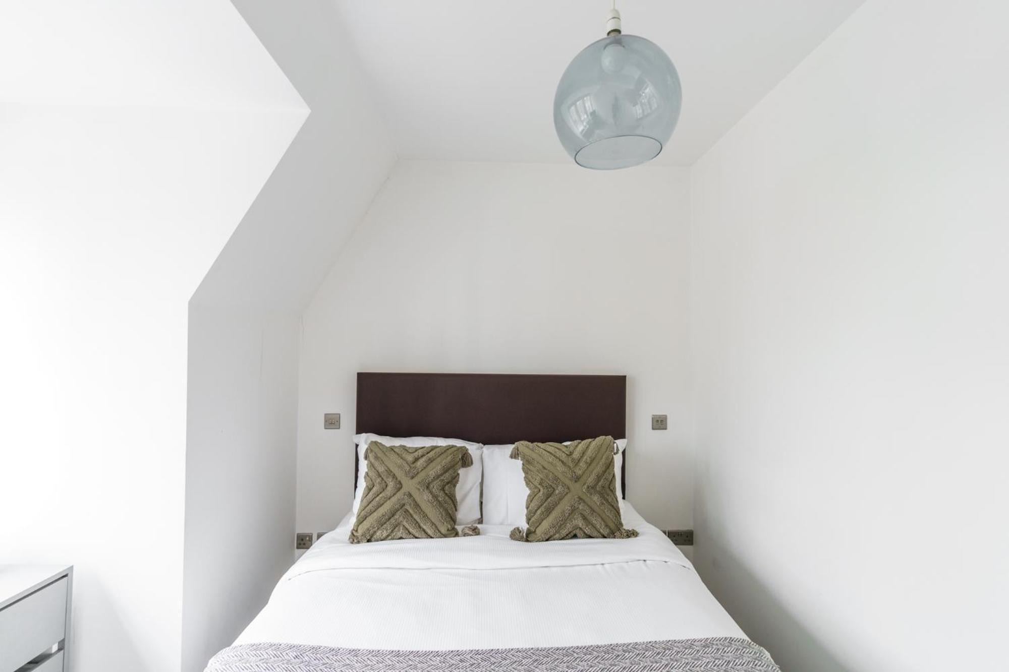 The Apartments Kensington High Street London Exterior photo