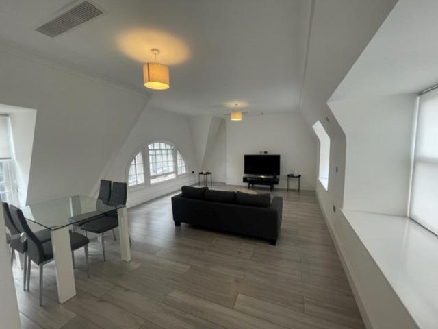 The Apartments Kensington High Street London Exterior photo